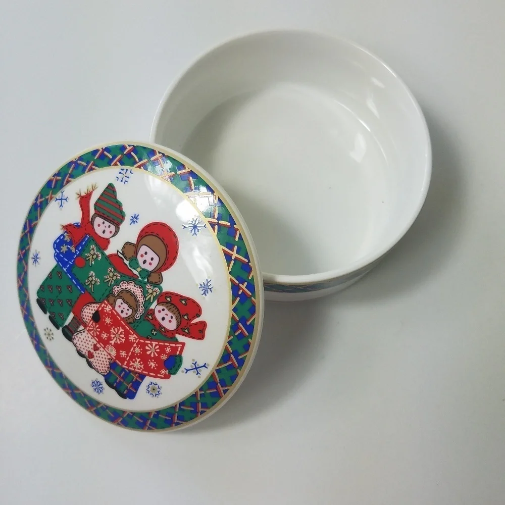 MIKASA HOLIDAY TRINKET BOX